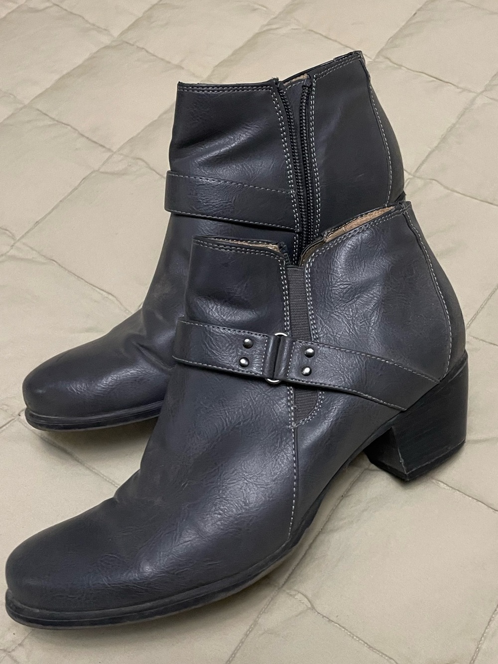 Naturalizer Women's Charcoal Gray Leather Ankle Booties with Buckle Strap